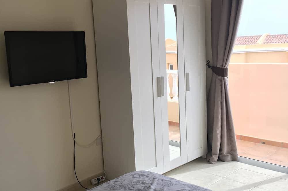 Foto 3 von 20: Neu möbliertes, Stadthaus, ruhige Wohnanlage, großer, privater Pool