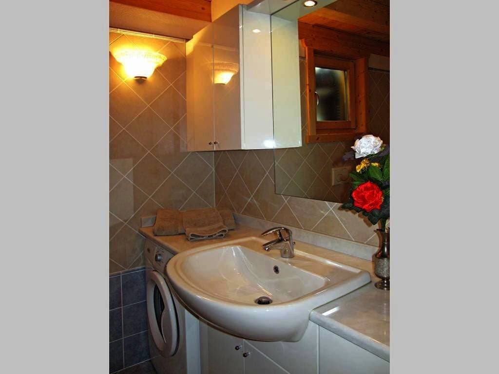 Foto 3 von 11: Three-Bedroom Chalet