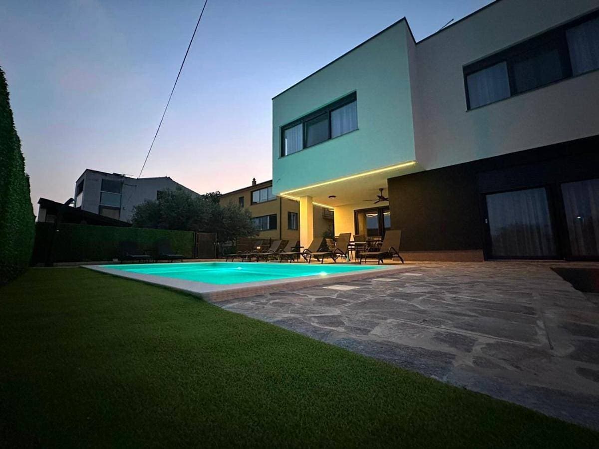 Foto 3 von 46: Villa