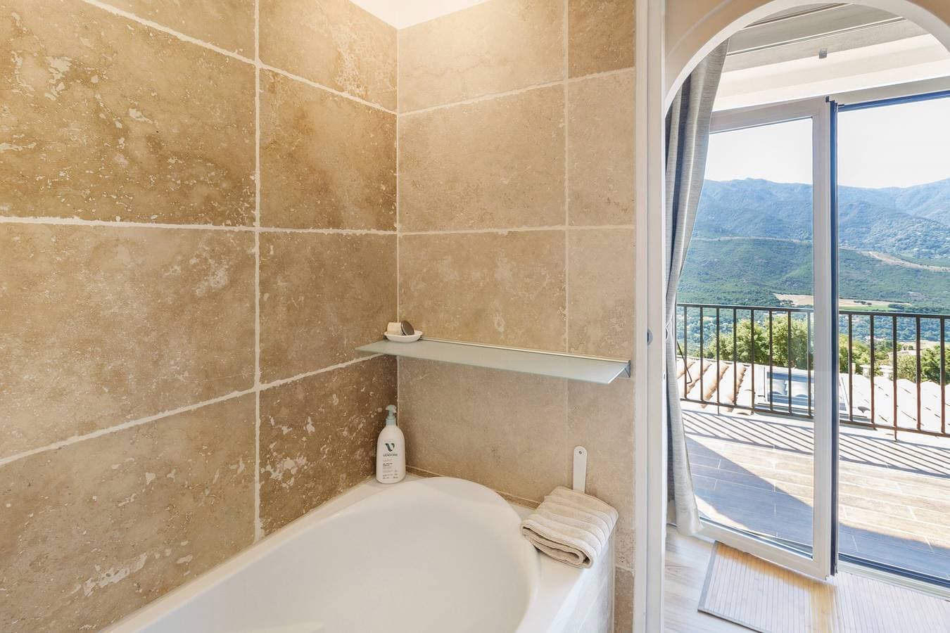 Foto 13 von 29: Gästezimmer Tavaco, Corse-du-Sud – Zimmer zwischen Meer und Bergen