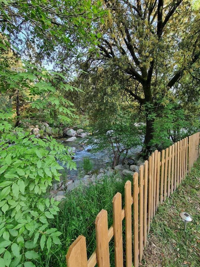 NOUVEAU - Logement insolite ! Maison en bord de rivière 1