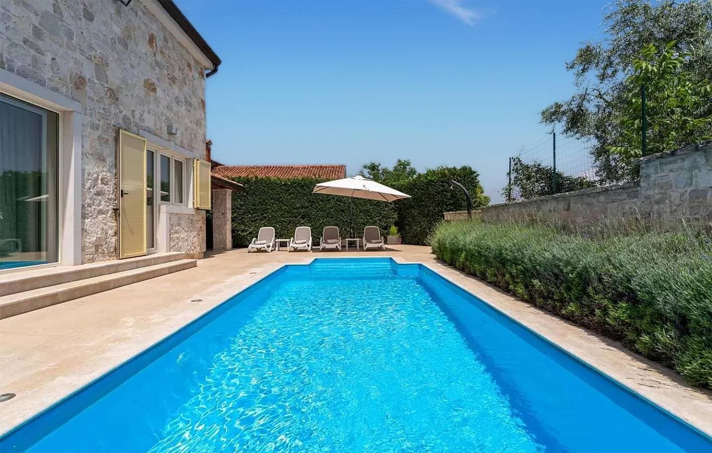 Foto 5 von 49: Geräumige 2-Zimmer-Wohnung mit Pool in der Nähe der Pizzeria Capri