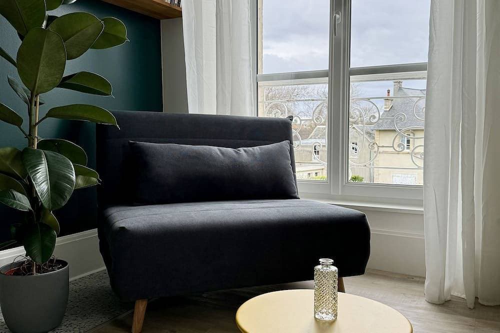 Foto 6 von 30: Waterfront Studio at Gold Beach, Sea View, Private Parking