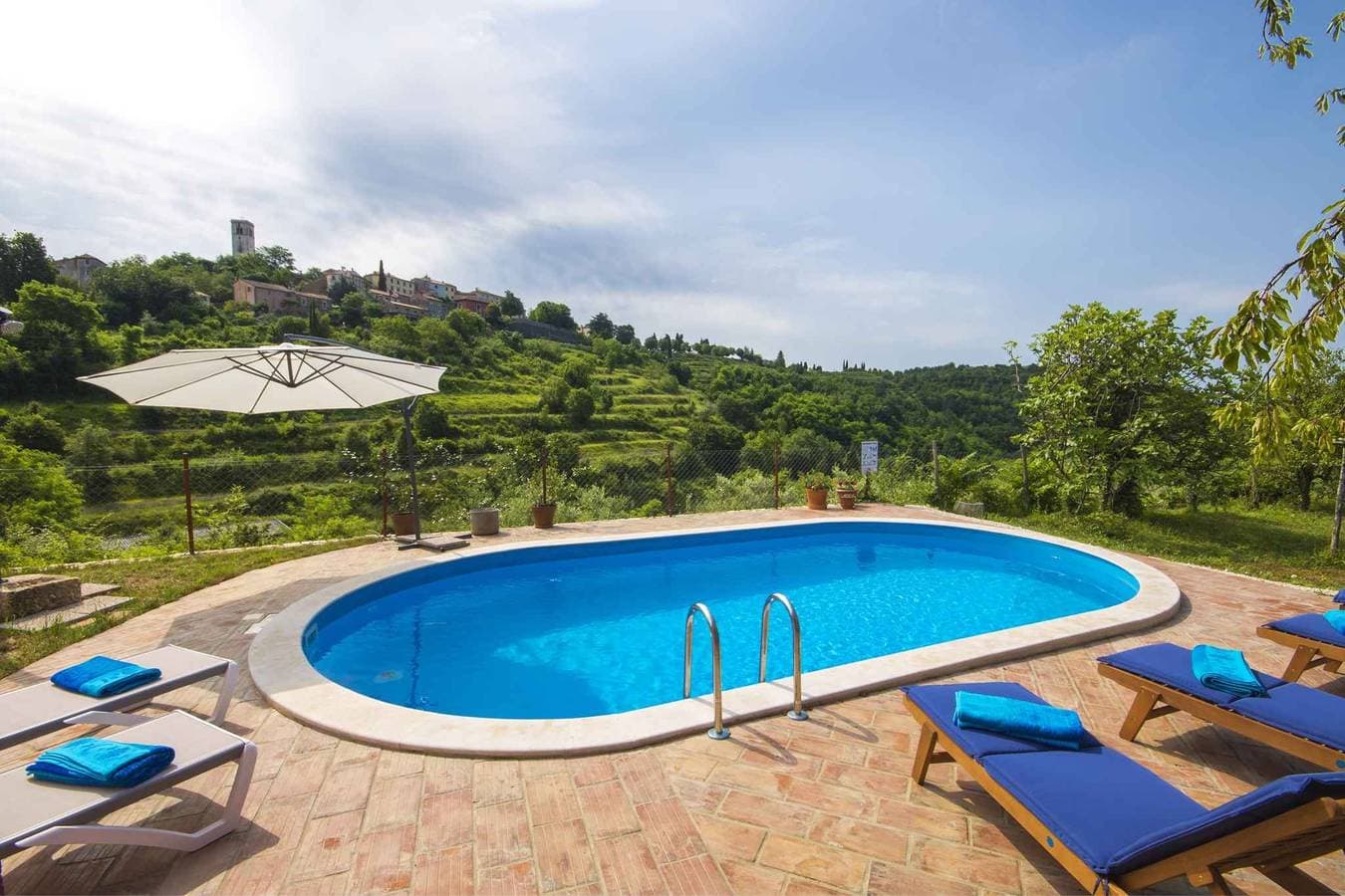 Foto 7 von 50: Ferienhaus mit Pool, Klimaanlage, Grill und in ruhiger Lage
