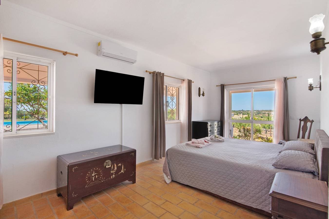 Foto 7 von 39: Villa Monte do Pataco mit privatem Pool, Terrasse und WLAN