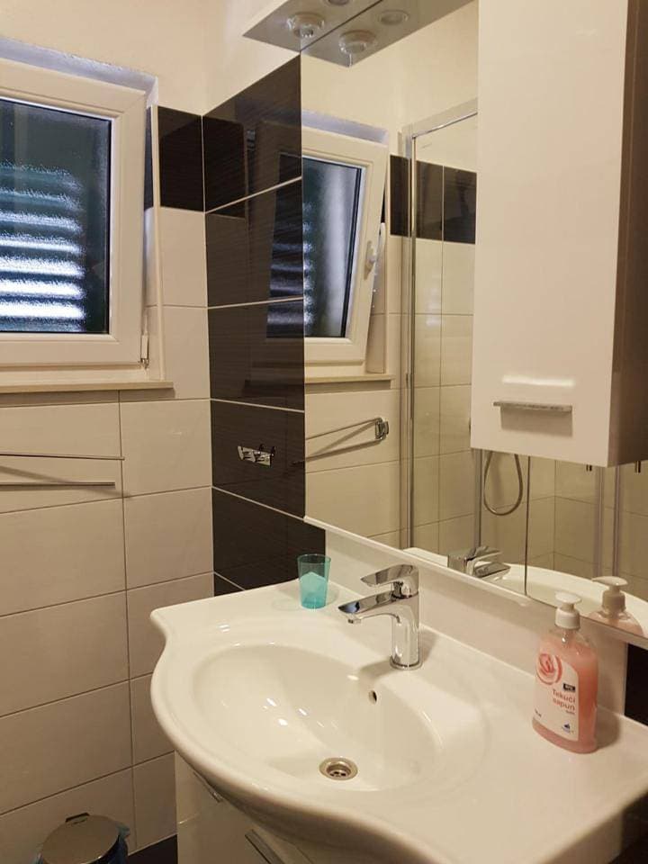 Foto 8 von 11: Double Room with Private Bathroom