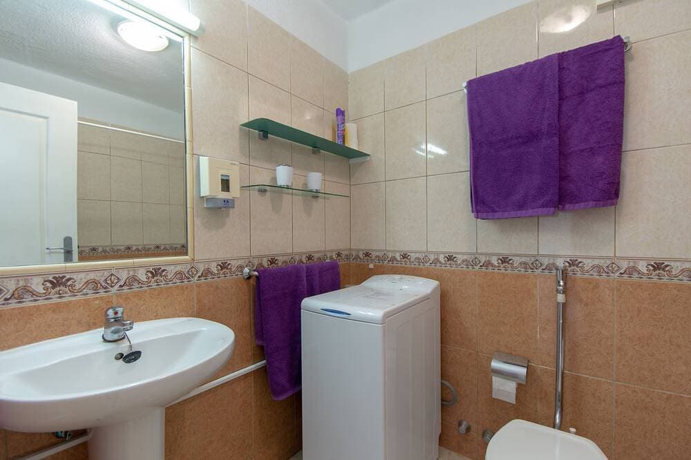 Foto 5 von 21: 1 Schlafzimmer Hotelwohnung in Costa Adeje, wenige Gehminuten zum Strand, Geschäften & Restaurants