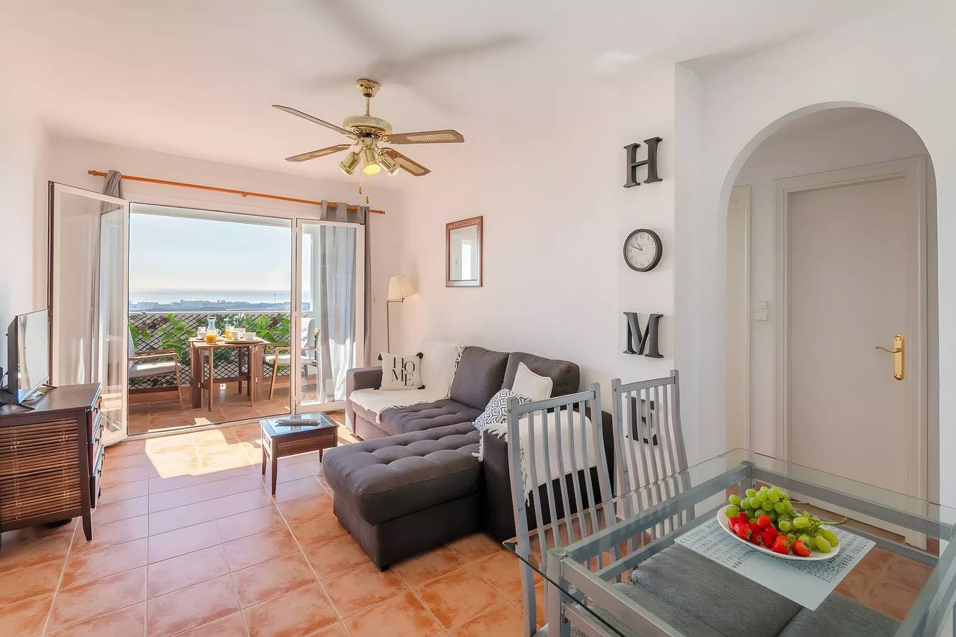 Foto 5 von 26: Ferienwohnung 'Appartement Avec 2 Piscines' mit Meerblick, Wi-Fi und Klimaanlage