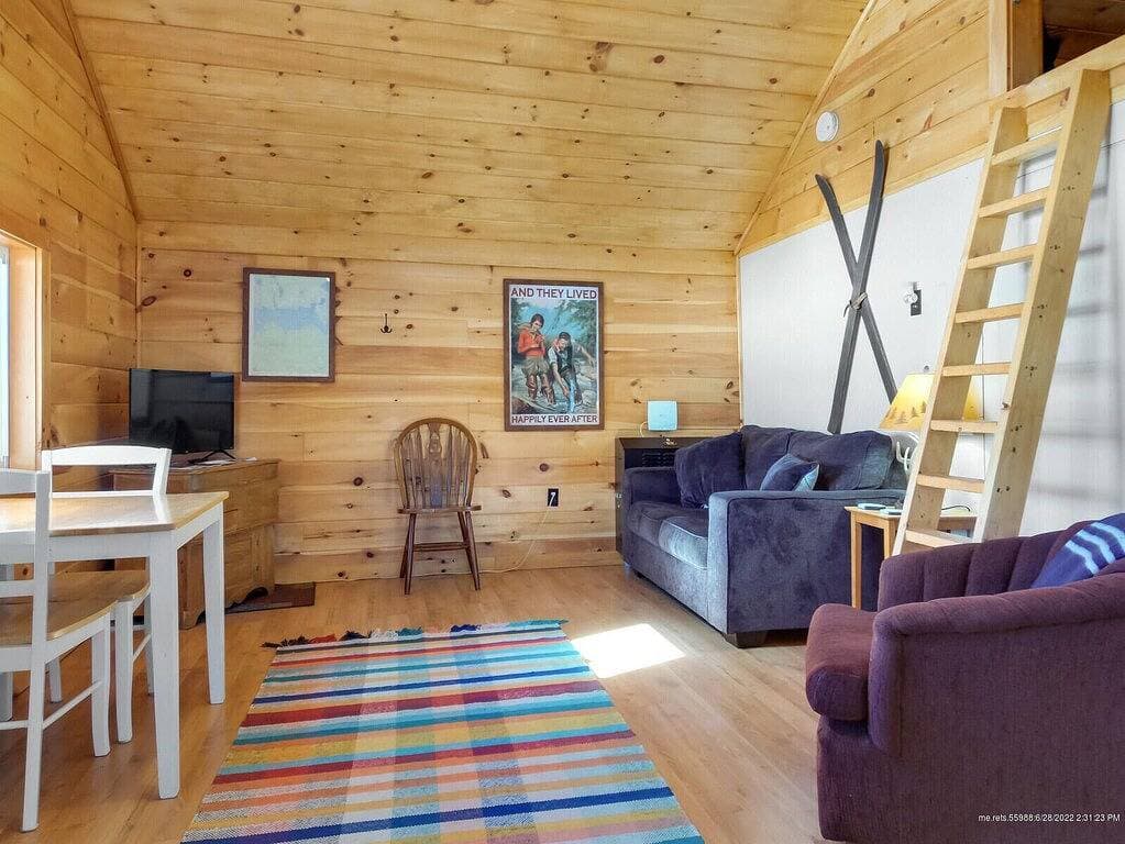 Foto 11 von 19: Lakefront Cabin on Rangeley Lake: Sauna & views