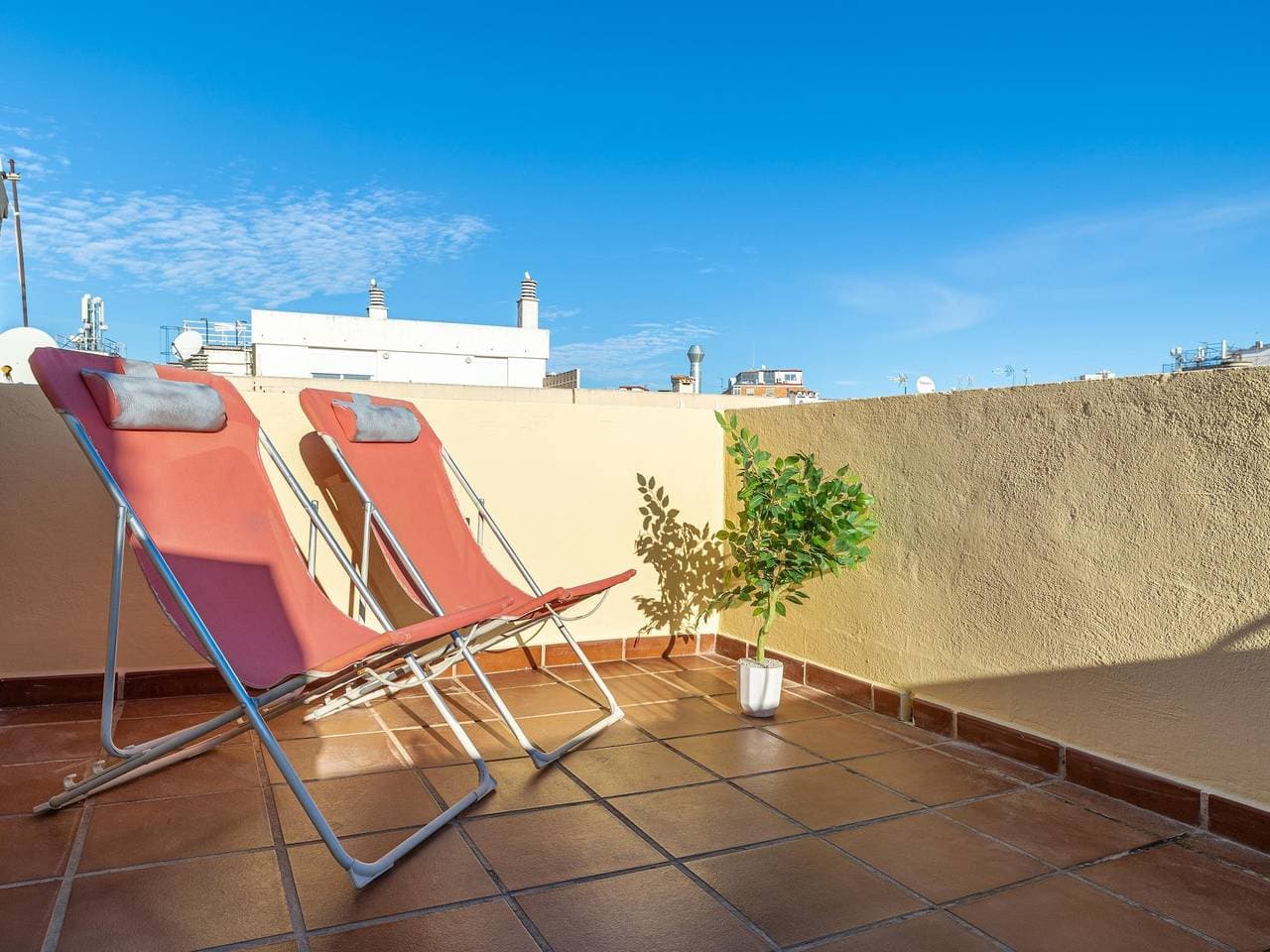 Foto 3 von 26: Ferienwohnung für 4 Personen mit Balkon/Terrasse
