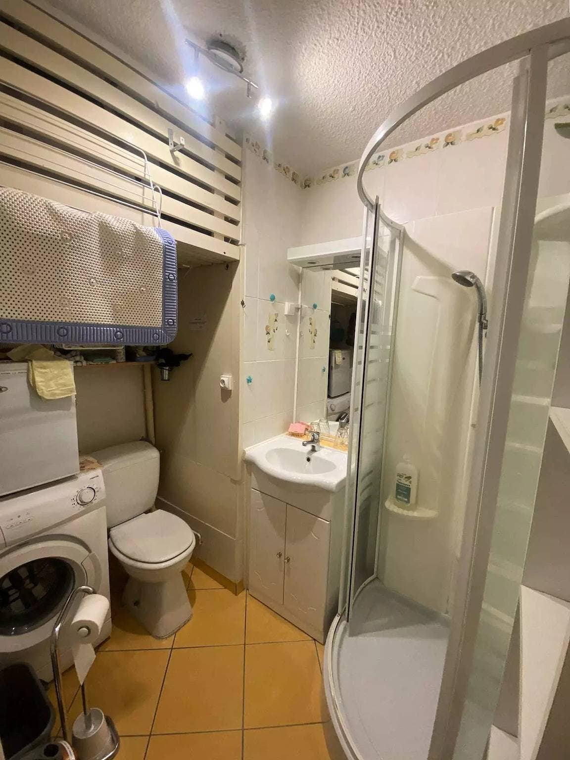 Foto 8 von 14: Studio im Zentrum von Barï1⁄2ges in der Nähe des Gartens