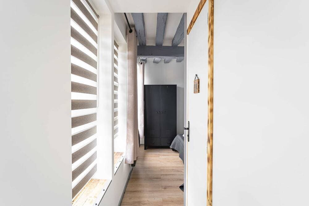 Foto 10 von 30: Apartment-Deluxe-Ensuite mit Dusche-Blick auf den Hof