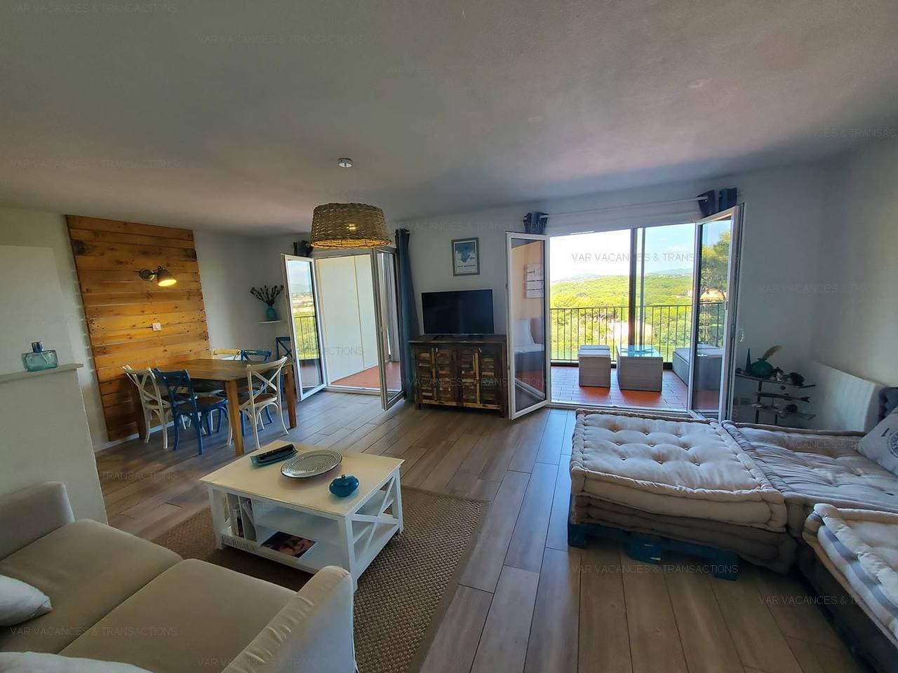 Große Wohnung, 3 Schlafzimmer, sehr gute Betten, Residenz mit Swimmingpool in Pin Rolland 1