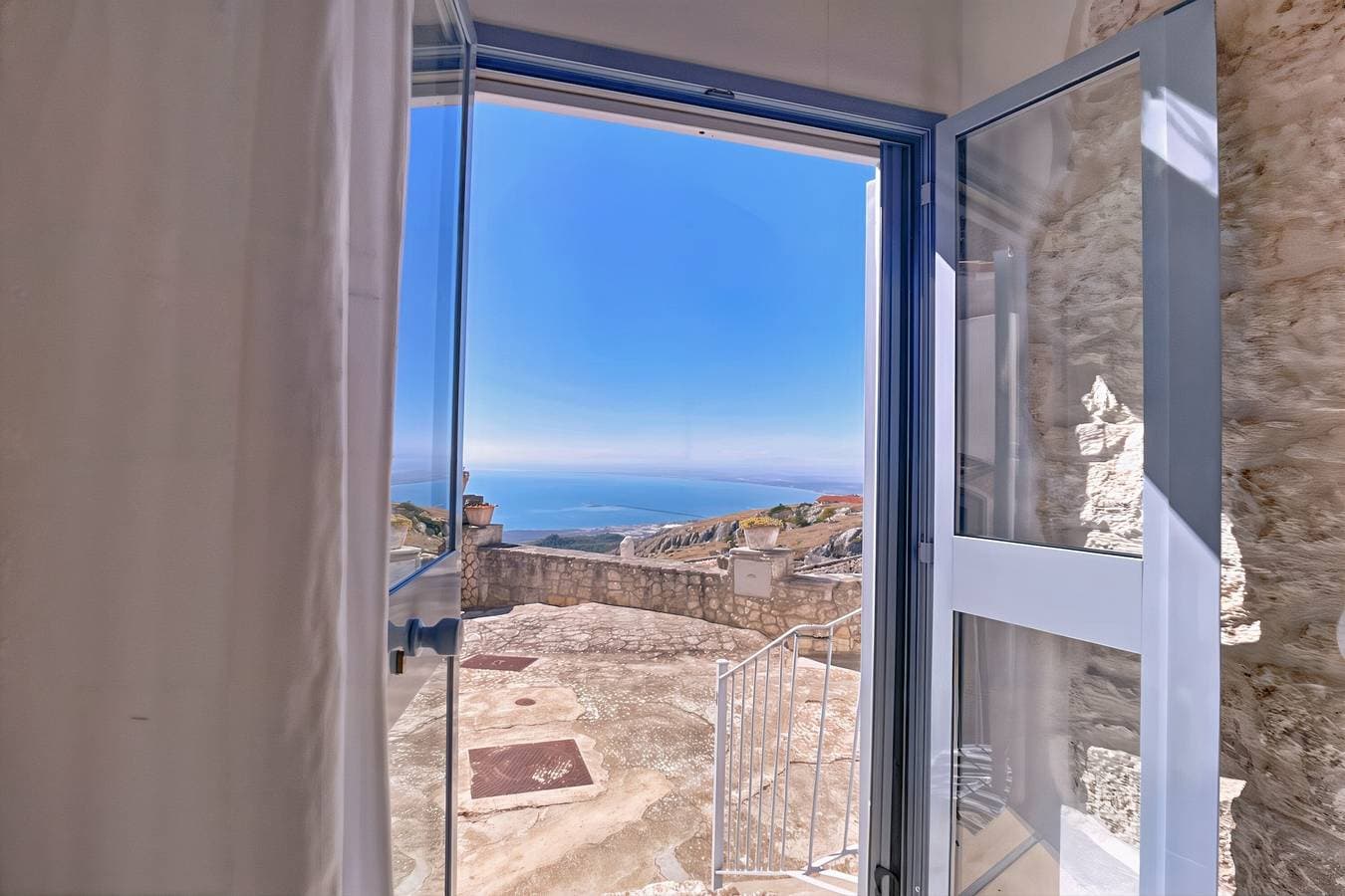 Foto 7 von 23: Studio „Al Torrione 2“ mit Meerblick und Klimaanlage