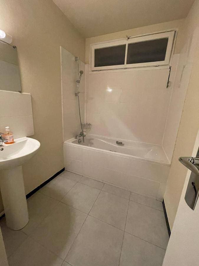 Foto 4 von 12: One-Bedroom Apartment