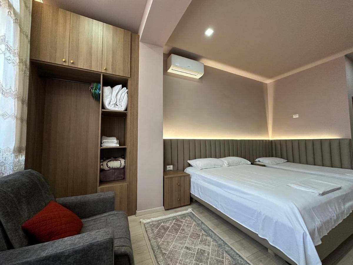 Foto 4 von 10: Triple Room with Lake View