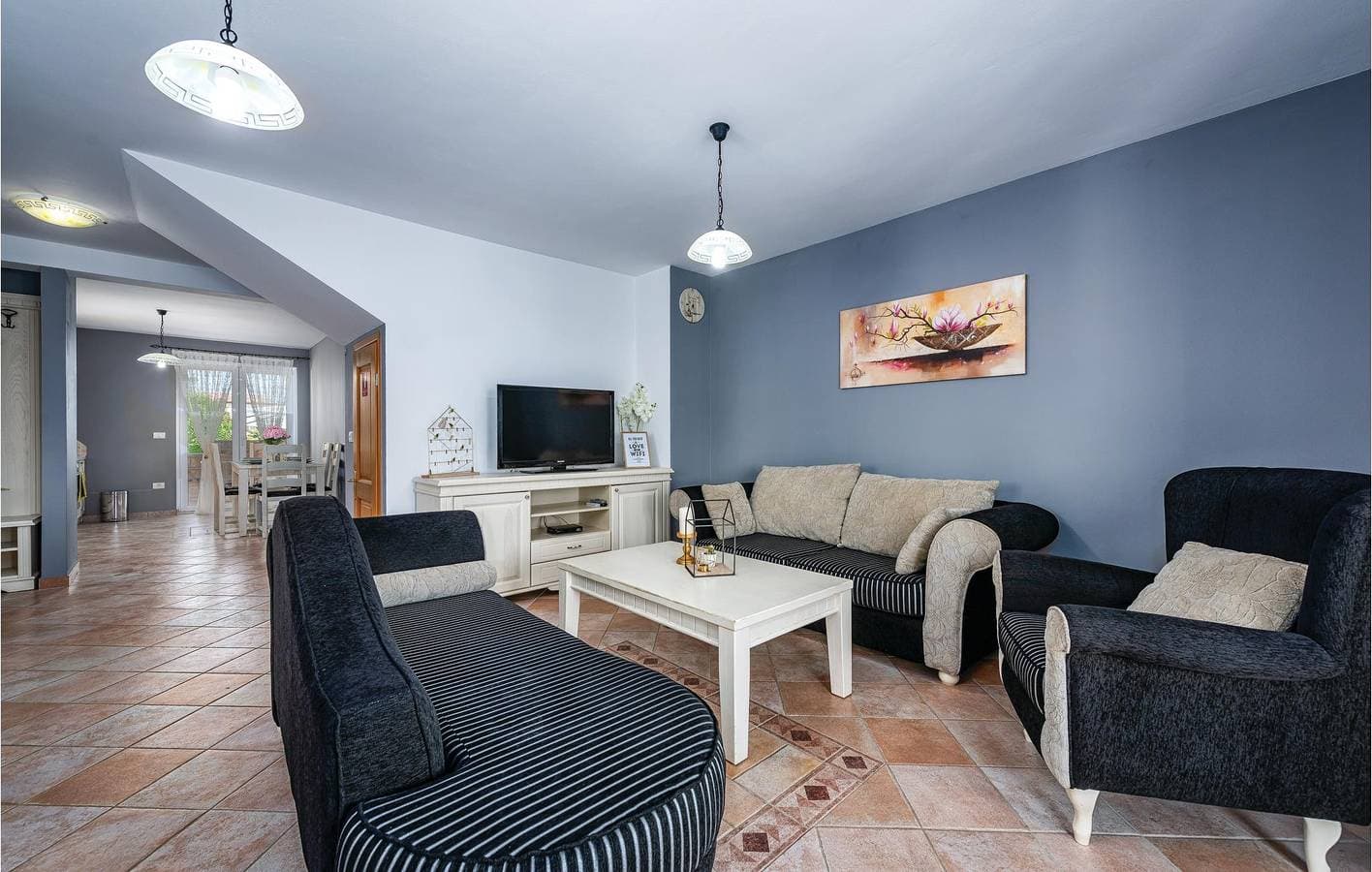 Foto 6 von 33: Geräumige Ferienwohnung mit Terrasse, WLAN und Parkplatz – 300 m bis zur Küste