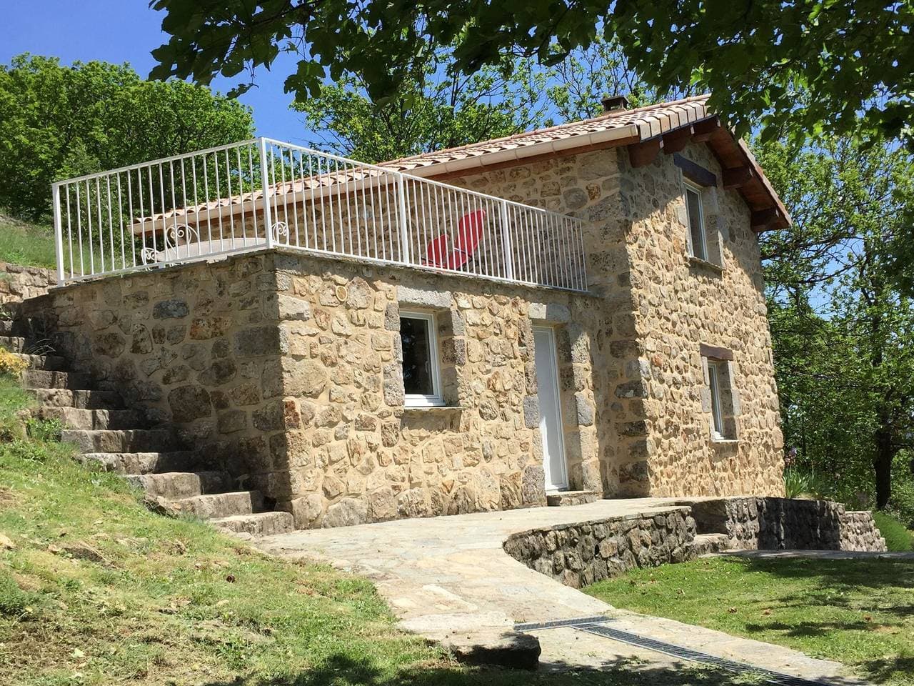 Foto 2 von 42: Haus in Ardèche bei Ray-Pic Wasserfall
