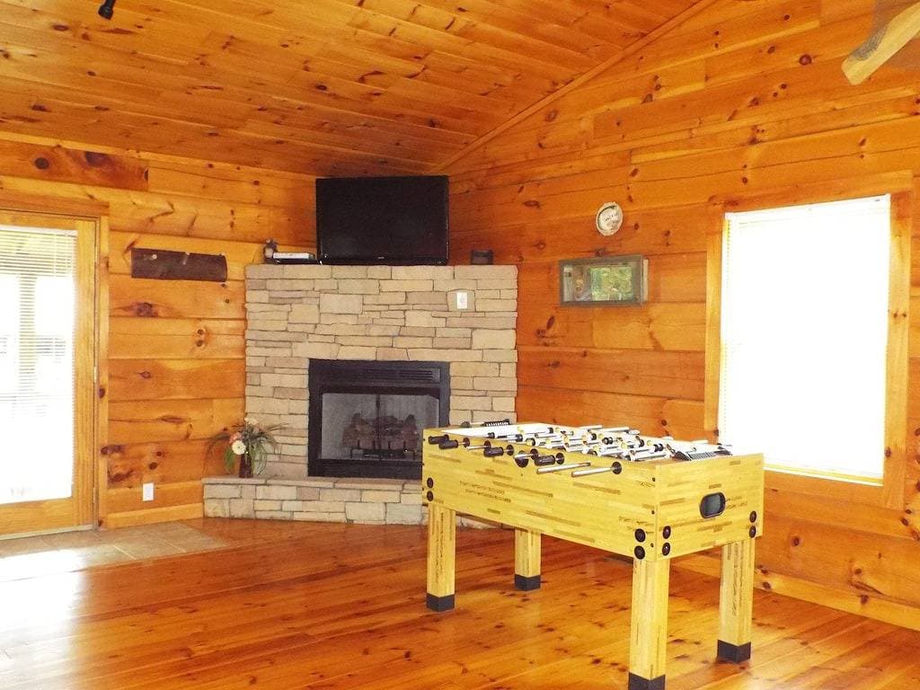 Foto 3 von 33: \"Sweet Life\" * Log Cabin auf Cosby Creek mit Wifi-