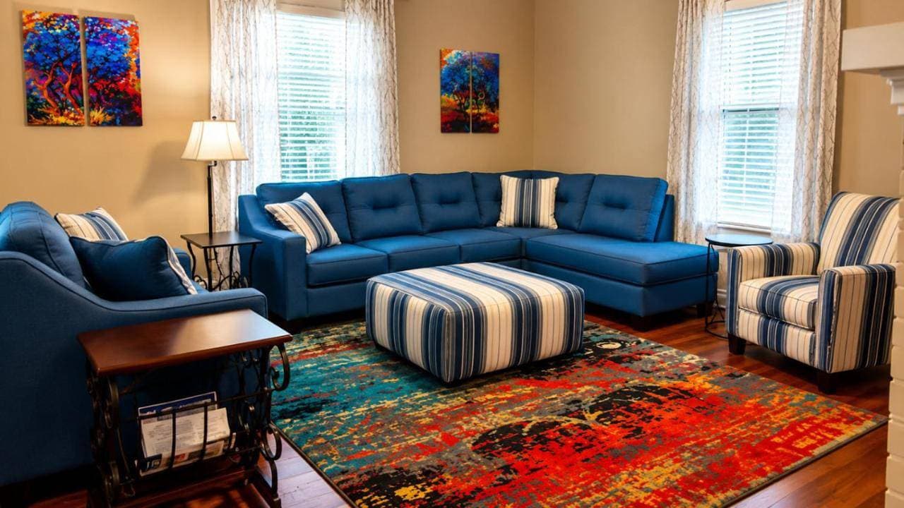 Sleeps 6 Pet Friendly Retreat Porch Swing Near UNA 1