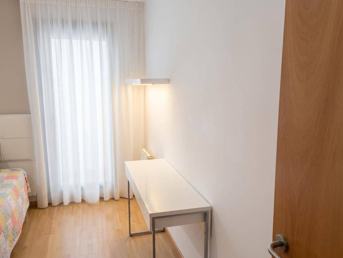 Foto 4 von 5: Three-Bedroom Apartment