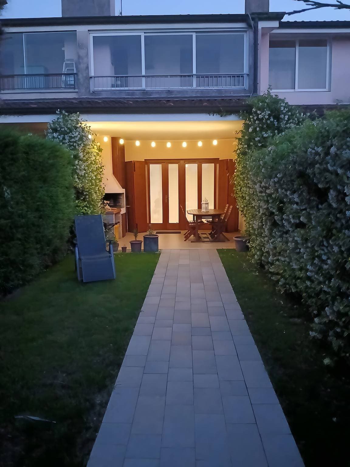 Foto 2 von 37: Apartment 'I Vigneti Del Garda' mit Gemeinschaftspool, WLAN und Klimaanlage