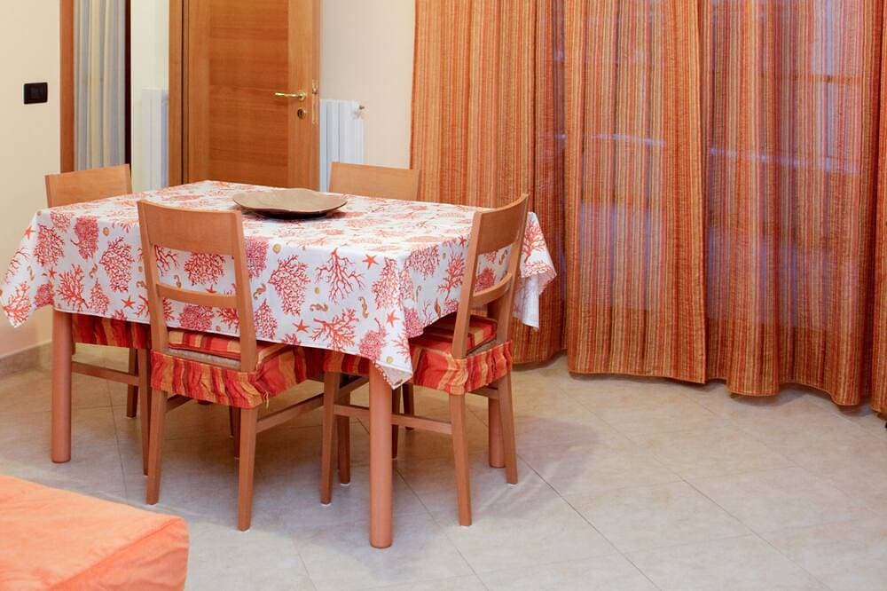 Foto 9 von 25: Appartement am Meer in Residence Rosa Virginia Pool