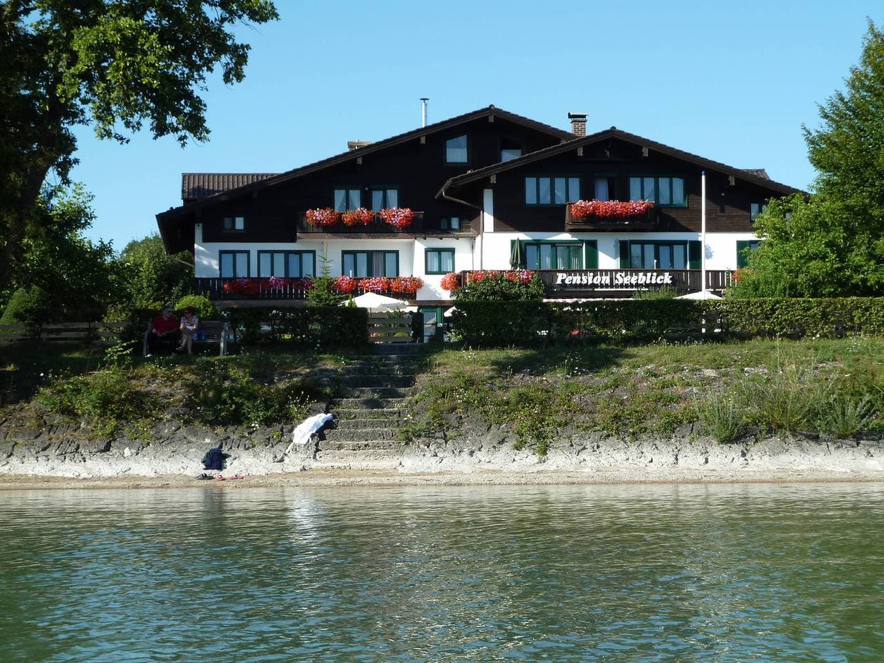 Foto 12 von 20: Pension Seeblick - Doppelzimmer mit Dusche/Wc und Balkon Nordseite