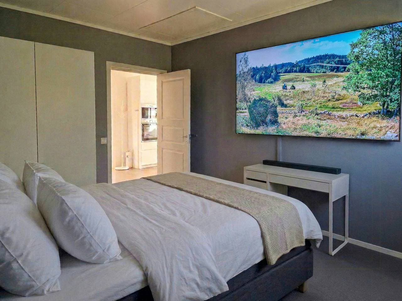 Foto 9 von 17: Mini-Villa mit Panoramablick auf die Wildwiesen