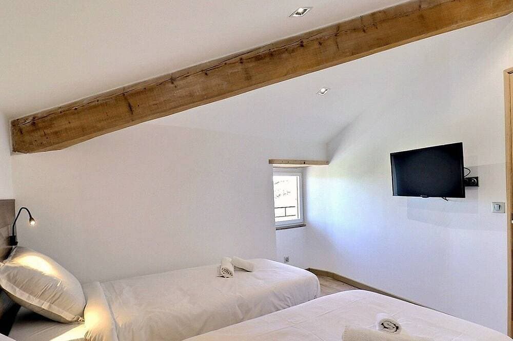 Foto 6 von 19: Le Figuier Vacation Rental - Angel Rentals in Southern Ardèche, Sleeps 4, with Private Courtyard