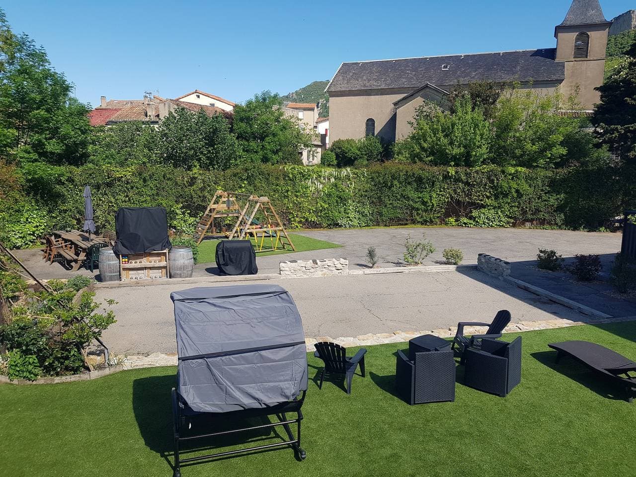 Foto 2 von 43: Landhaus 'Gîte Aux Tourterelles' mit Bergblick, WLAN und Klimaanlage
