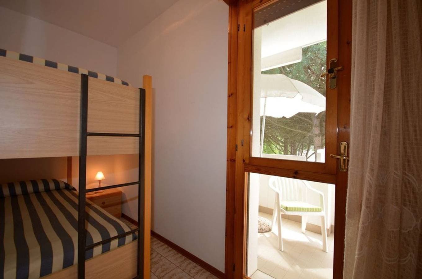 Foto 5 von 26: Helles und modernes Ferienhaus mit pool