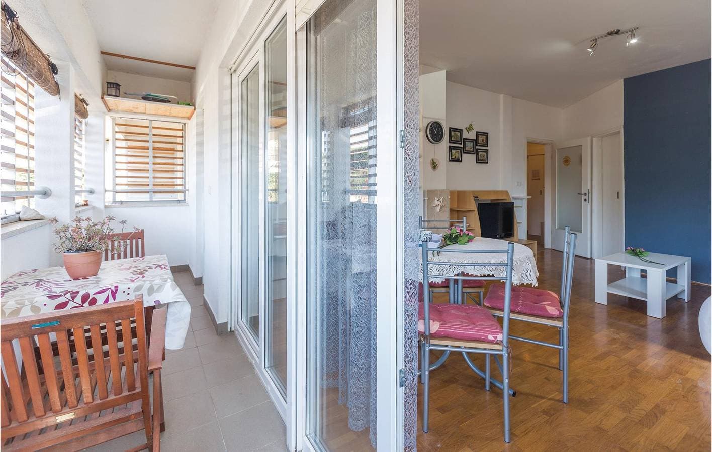 Foto 3 von 23: Gemütlich, 1,5 km zum Strand: Apartment mit WLAN, Klimaanlage und Terrasse