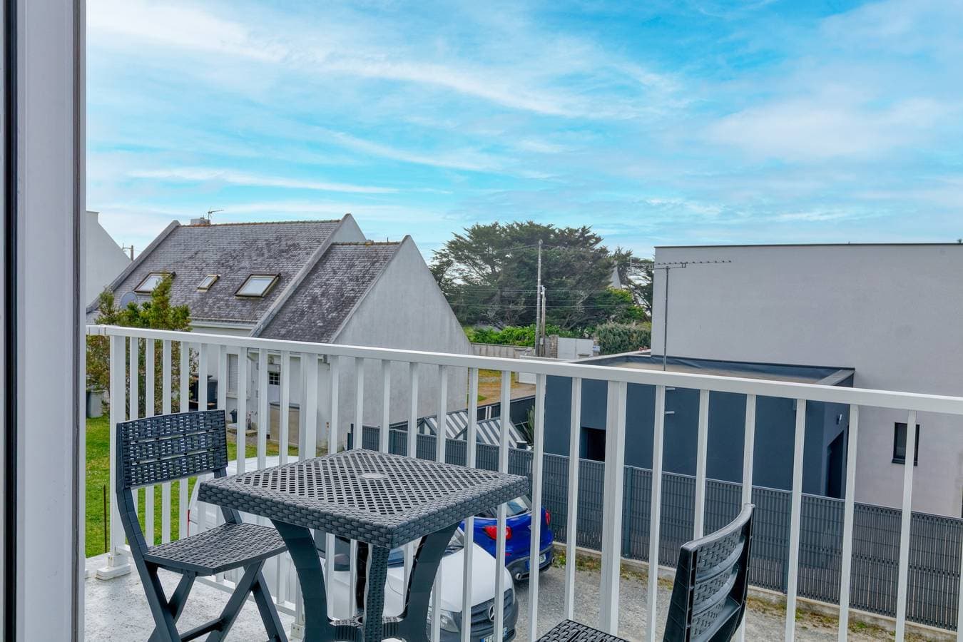 Foto 4 von 23: Ferienwohnung 'Bel Appartement - 2min zum Strand' mit Meerblick und Balkon