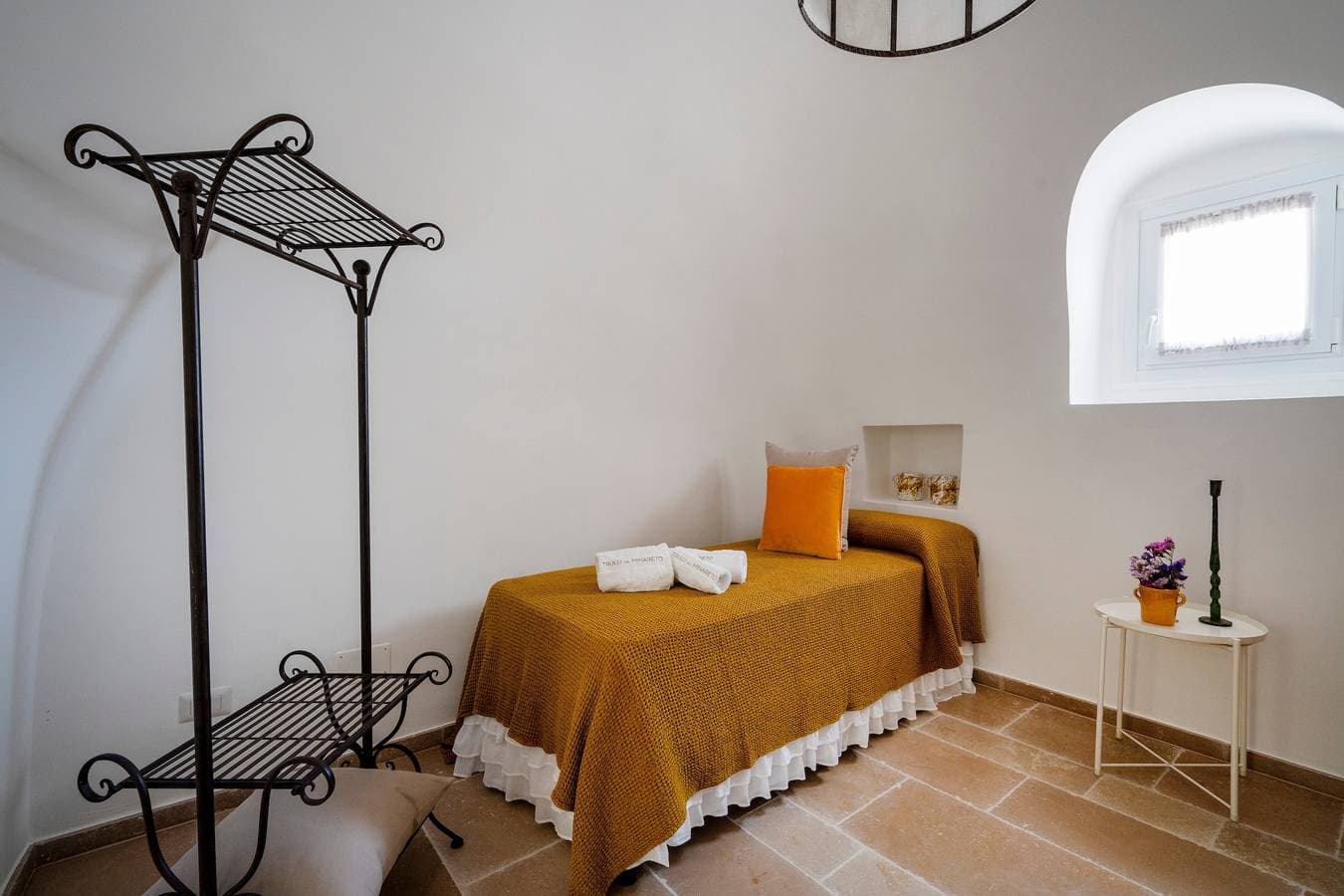 Foto 8 von 22: Villa 'Trulli Del Minareto' mit Bergblick, privater Terrasse und WLAN