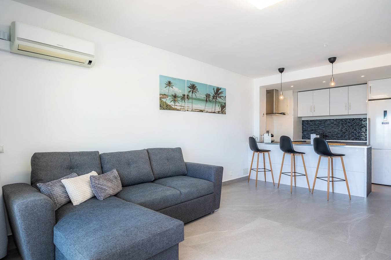 Foto 9 von 37: Ferienwohnung 'First Line Cosy' mit Meerblick, WLAN und Klimaanlage