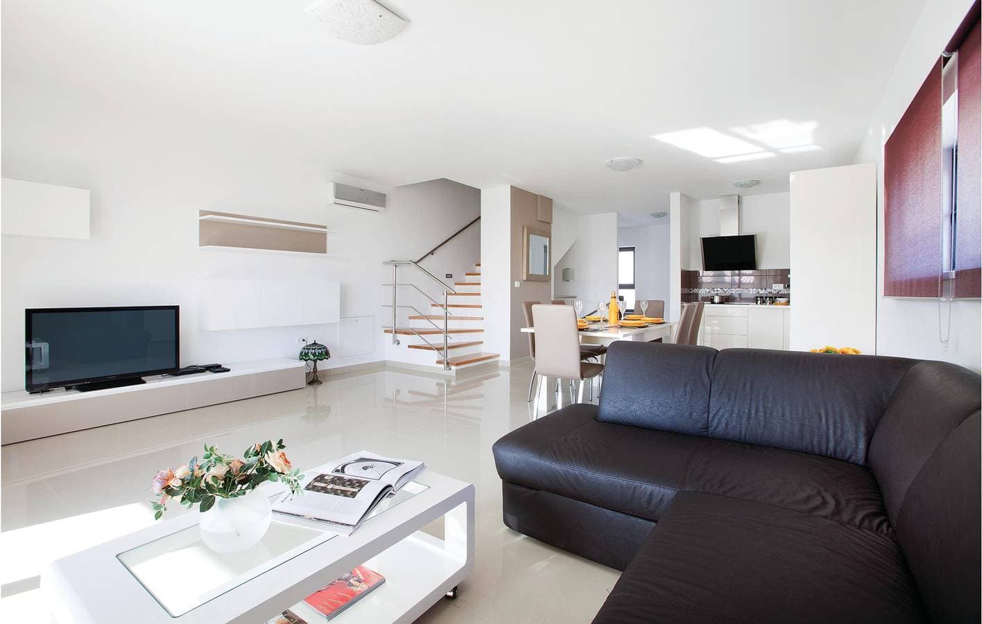 Foto 5 von 33: Geräumige 150 m² große Wohnung mit Pool, 600 m vom Strand entfernt