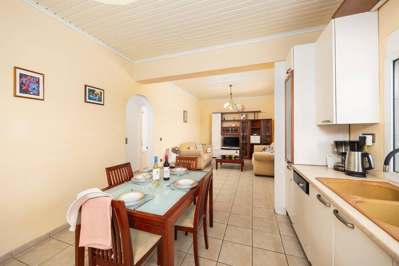 Foto 8 von 31: Villa für 11 Personen mit Terrasse