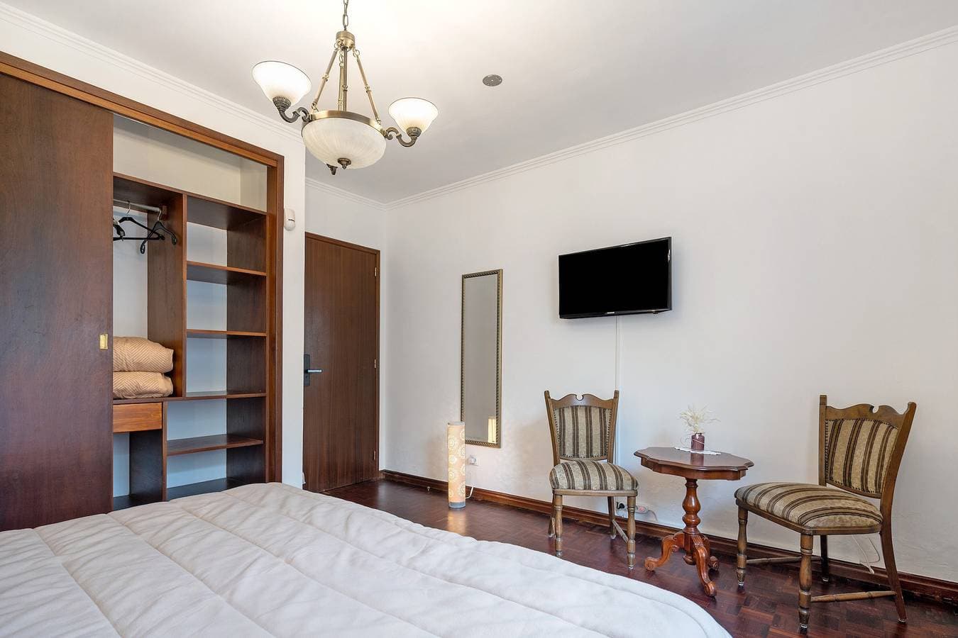 Foto 8 von 30: Zimmer 'Quarto Bela Noite' mit Gemeinschaftsterrasse, WLAN und Klimaanlage