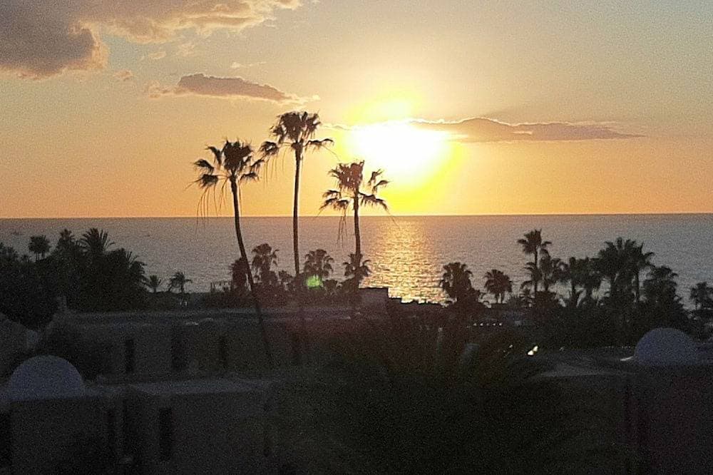 Foto 6 von 19: Las Americas, 2 Personen, WLAN, Pool, Meerblick Und Pool