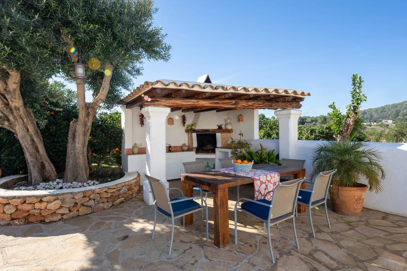 Foto 7 von 31: Gemütliche Finca mit Pool, Padel- und Fußballplatz - Can Gat Ibiza