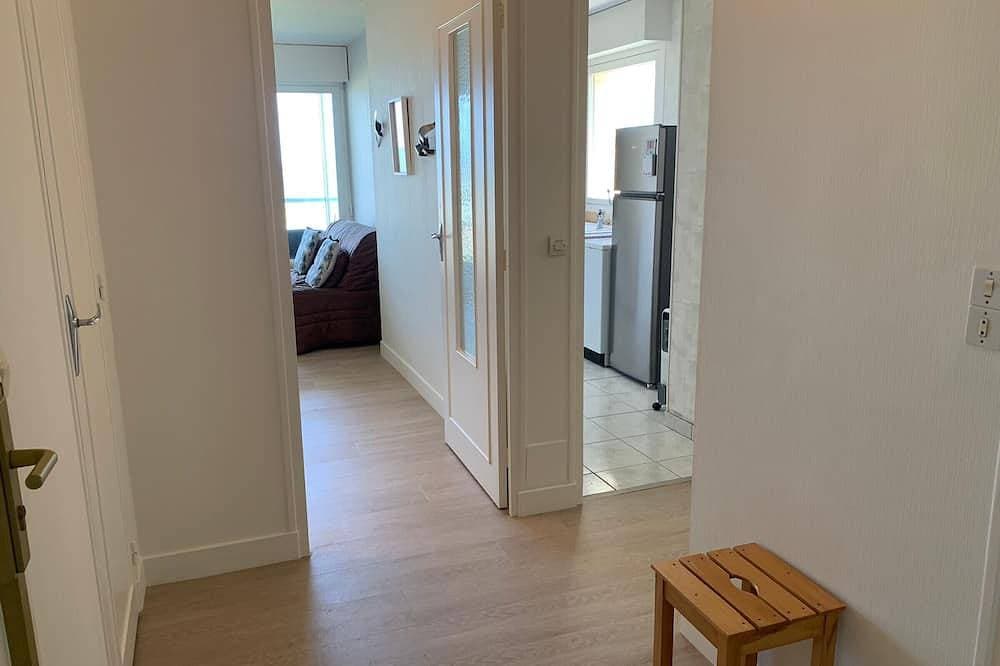 Foto 10 von 13: 2-Zimmer-Wohnung mit Meerblick, Loggia, Parkplatz und voller Ausstattung