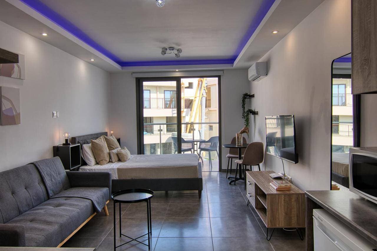 Phaedrus Living: Seaside Luxury Flat Athina 117 1