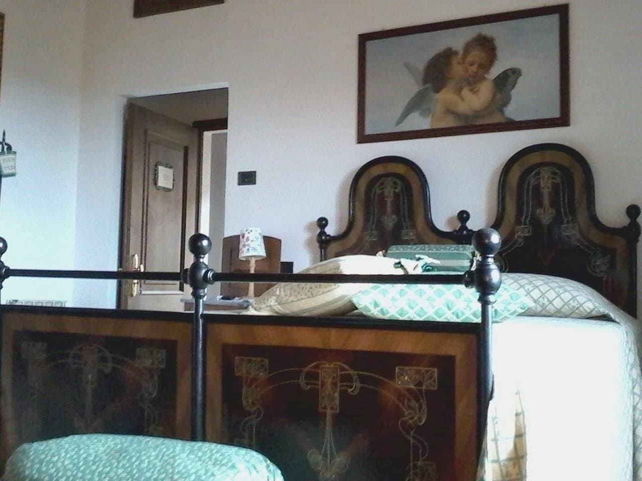 Foto 4 von 8: Double Room with Private Bathroom