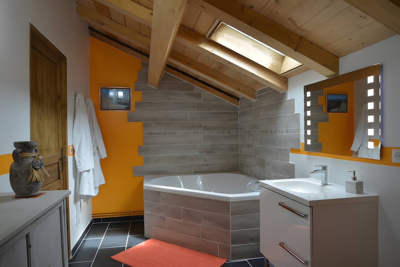 Foto 11 von 28: Bed & Breakfast „La Chambre De Jaxel“ mit Bergblick, Gemeinschaftspool und WLAN