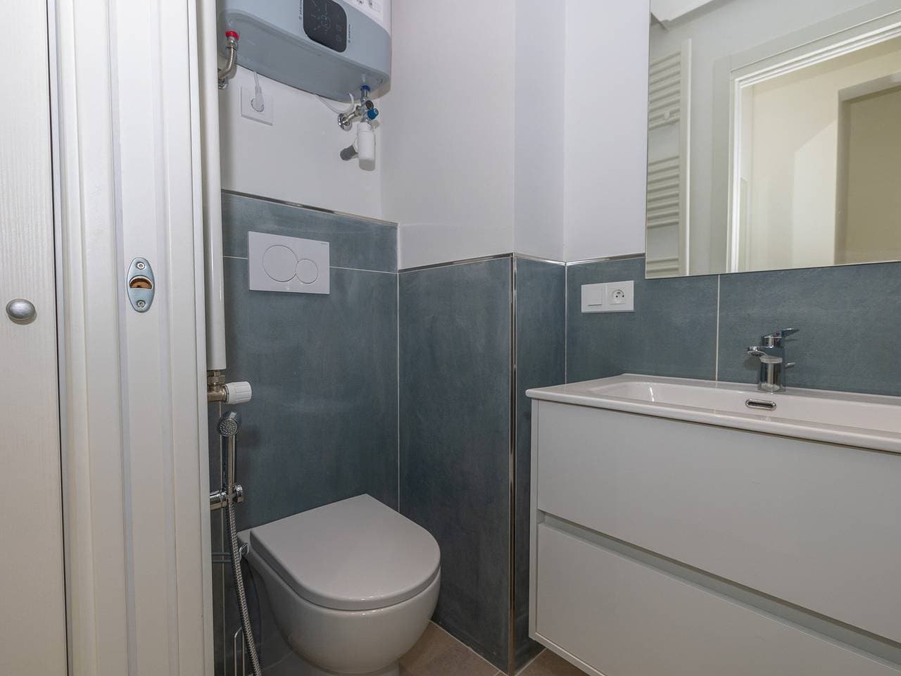 Foto 7 von 18: Ruhige 1 Zi-Wohnung renoviert mit Terrasse und WLAN in Menton