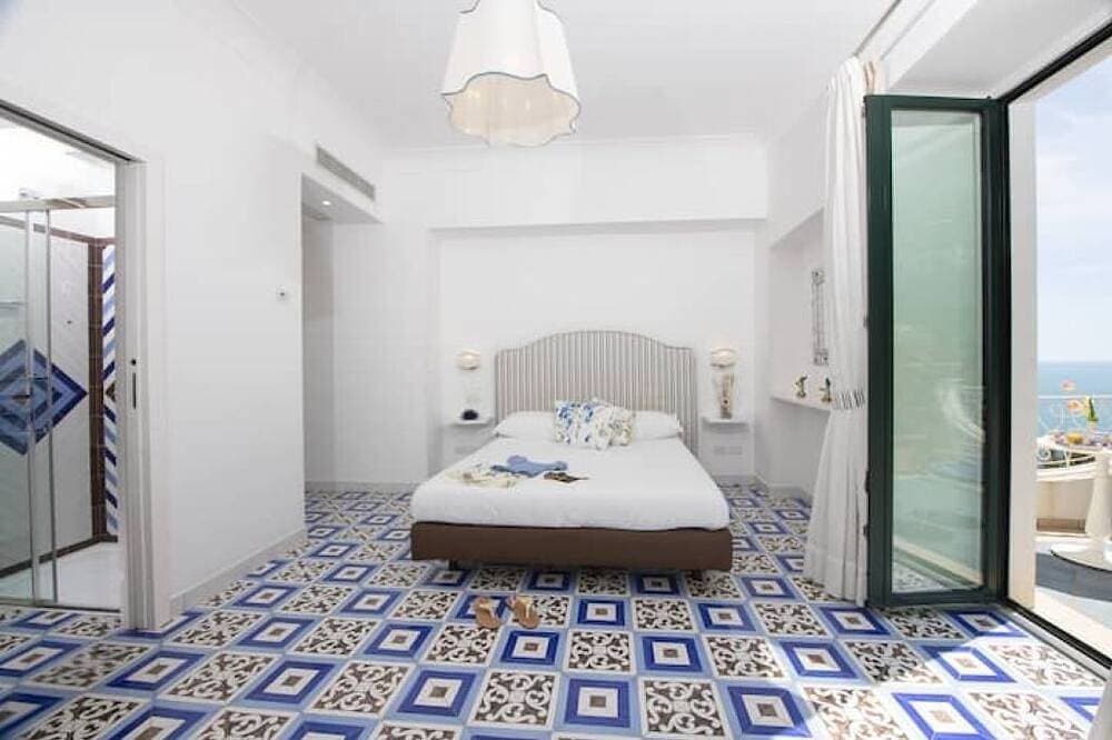 Foto 10 von 30: Villa Guarracino Luxury with private hot tube