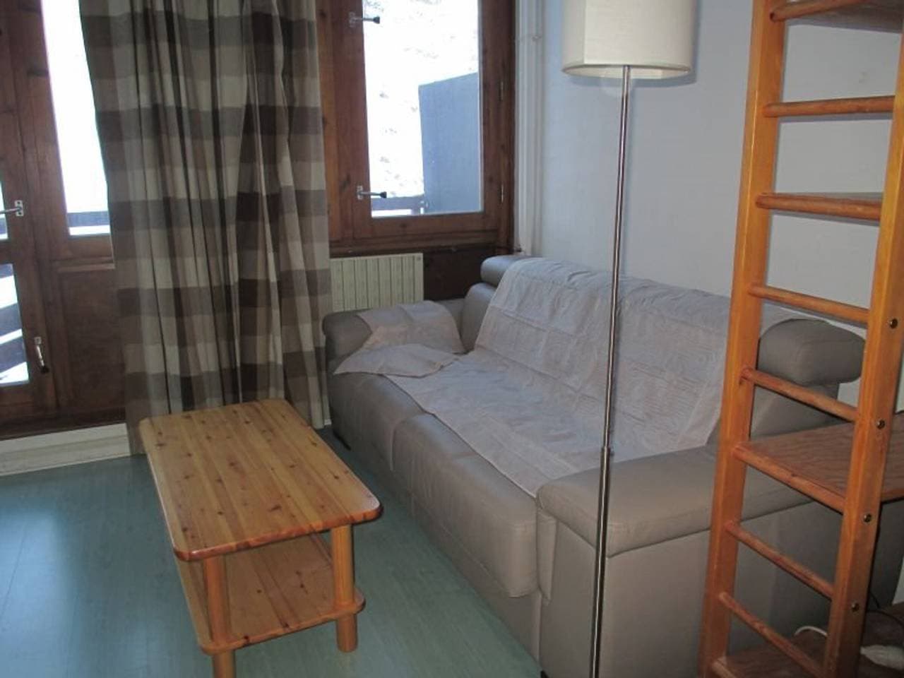 Foto 5 von 16: Studio 4 Pers, Südbalkon, Parkplatz, an der Piste