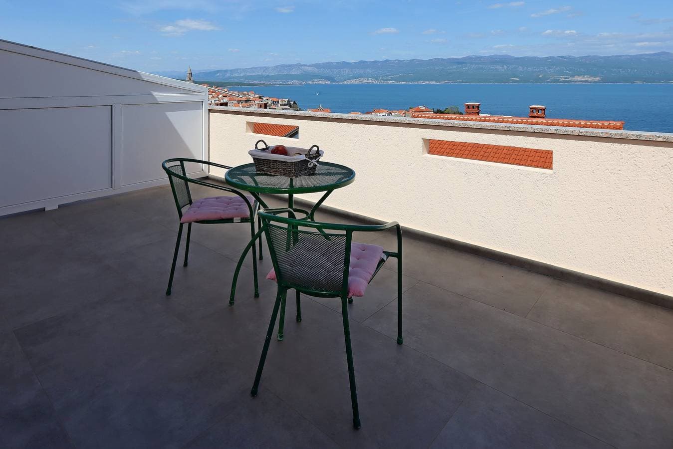 Zimmer mit Terrasse und Meerblick Vrbnik, Krk S-5299-a 1