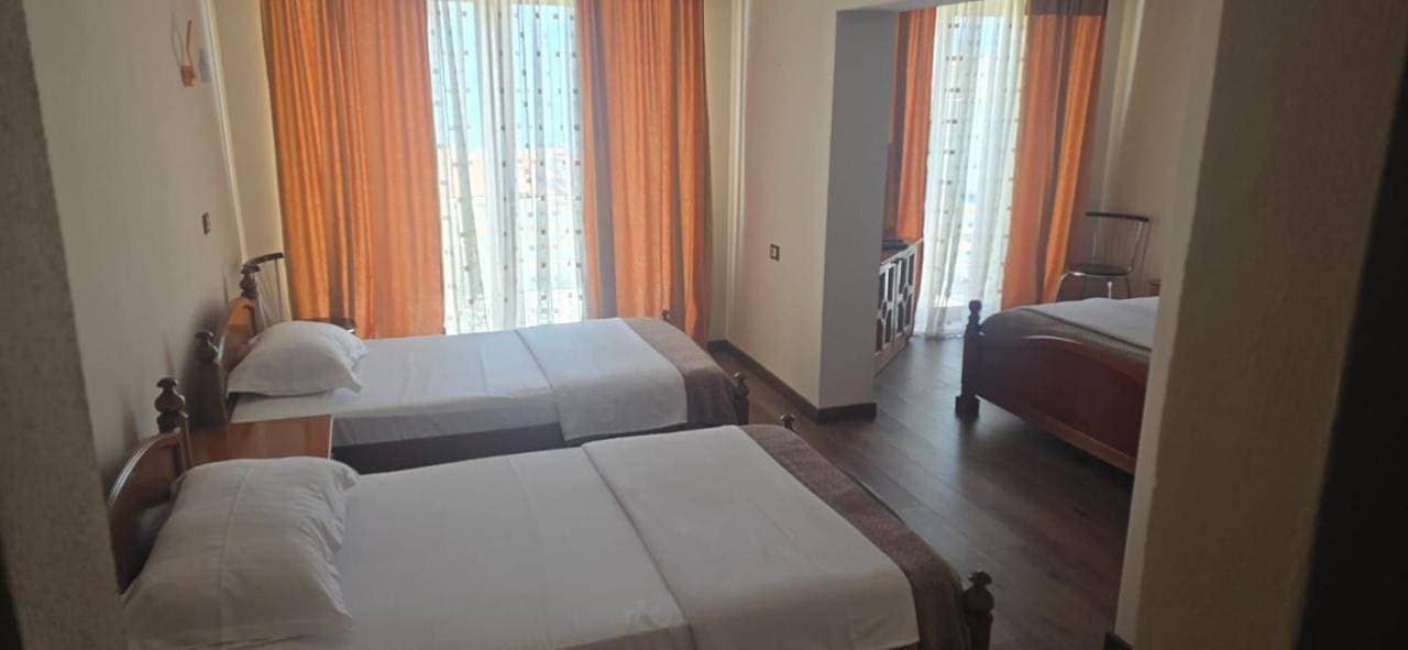 Foto 8 von 9: Quadruple Room with Lake View